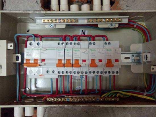 用戶配電箱主開關是否需要漏電保護？經驗總結告訴你
