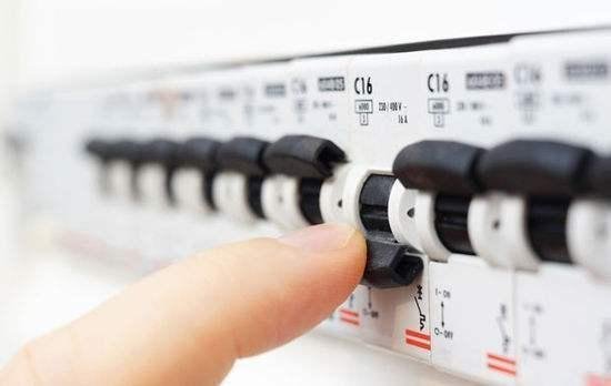 Home 配電箱，應該分成幾個電路，每個電路開關如何選擇